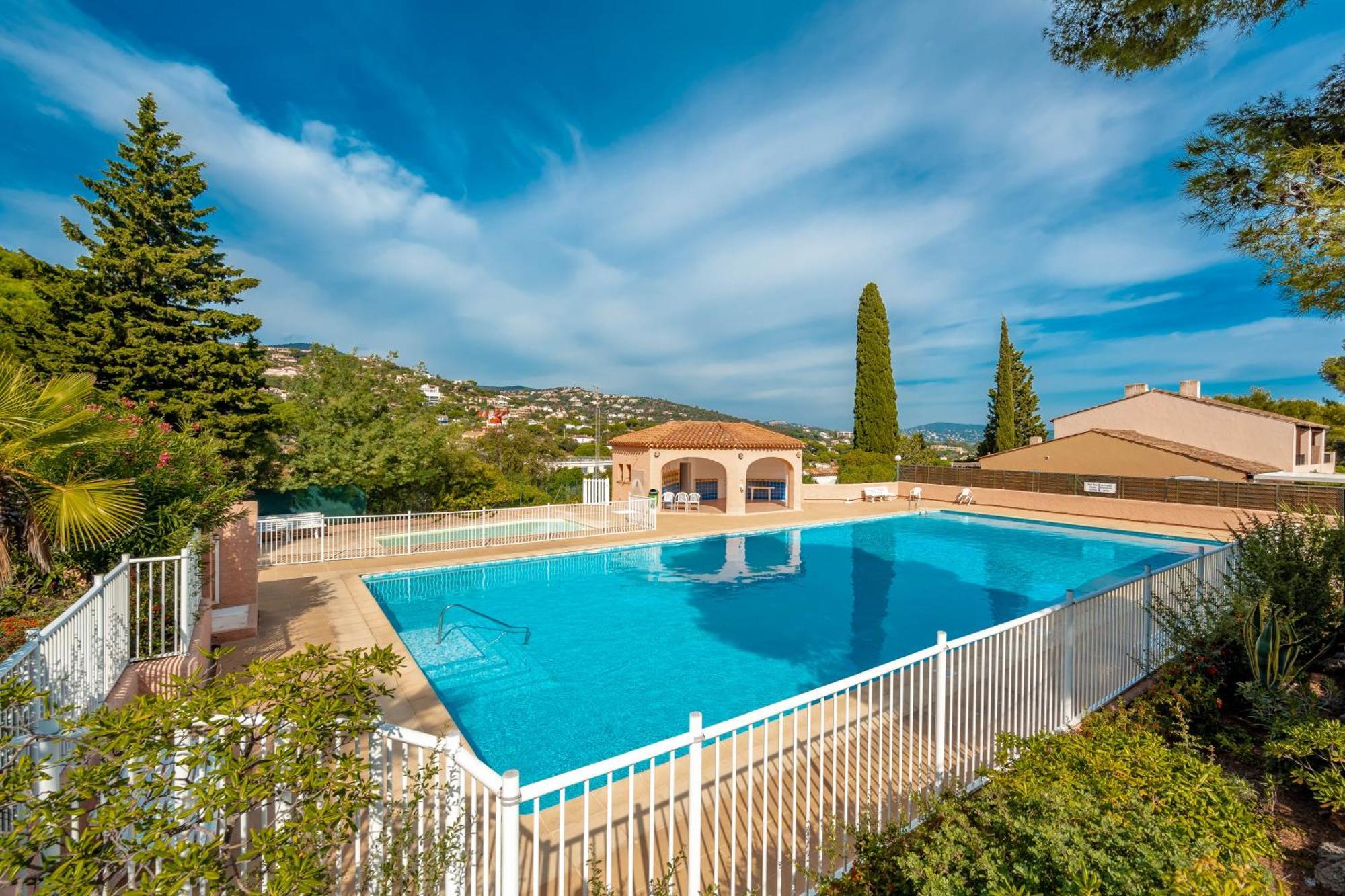 Residence Partenaire Le Domaine De Garlande กาวาแลร์-ซูร์-แมร์ ภายนอก รูปภาพ